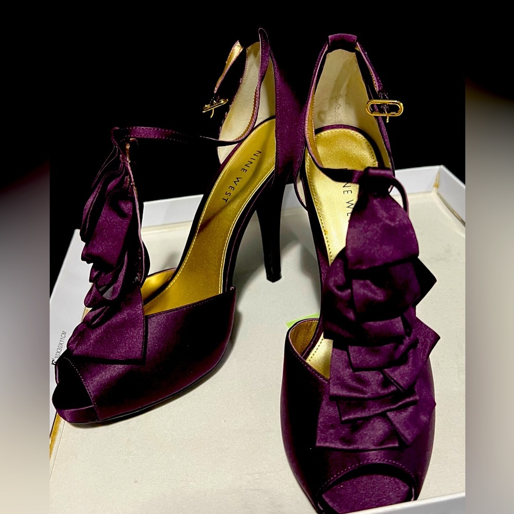 Ladies Satin Stilletos Size 7